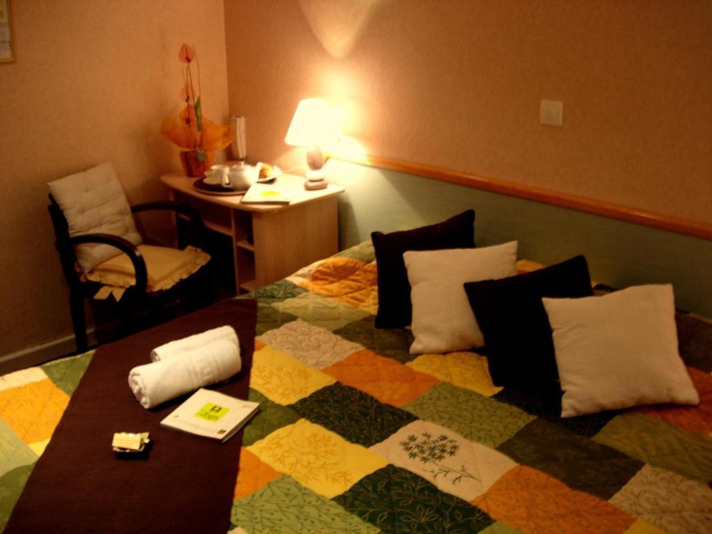La Grande Fontaine Hotel Jugon-les-Lacs Room photo